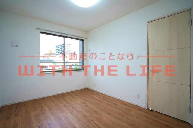 アメニティ諏訪野【キャッシュバック対象物件】の寝室|開放的な寝室です