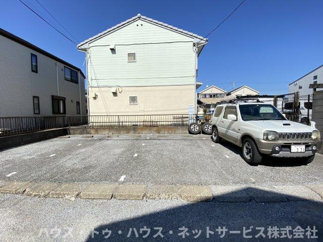 ハイツ田中の駐車場