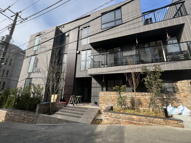 Ｅａｓｔ　Ｃｏｕｒｔの画像