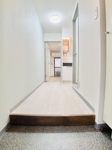 リシェス明大前の玄関