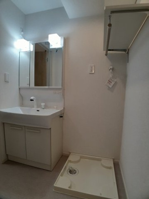 【洗面所】 | ボナ・フォルトゥーナ | 明るい洗面所です