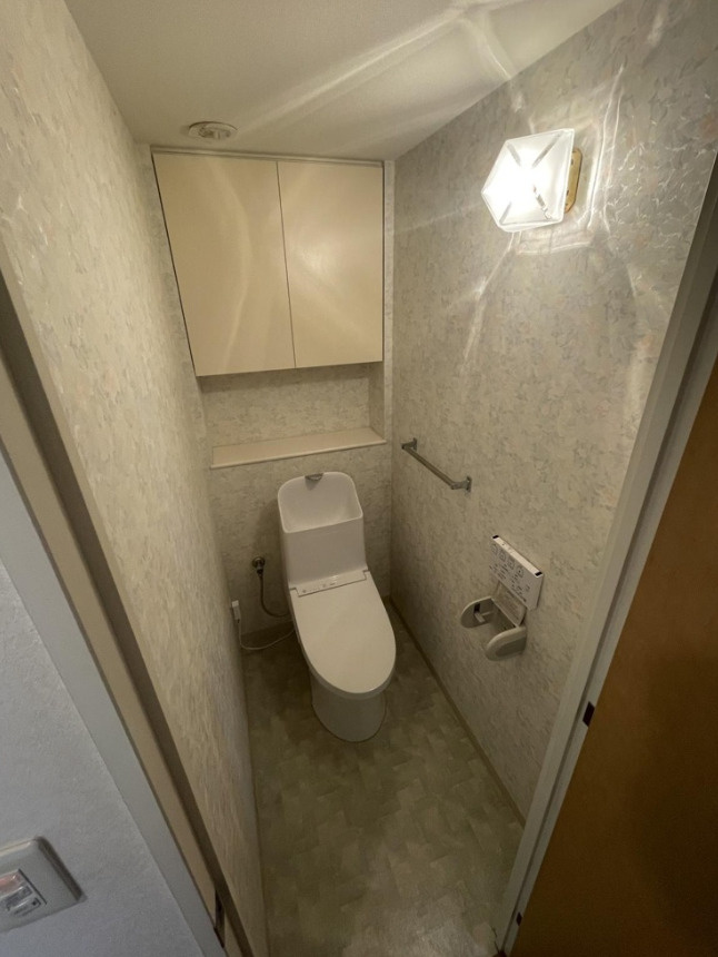 プラザクレスト横浜上永谷【仲介手数料無料】のトイレ