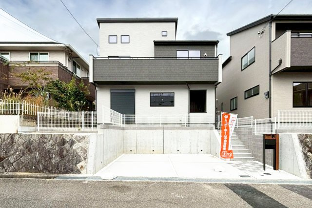 ブルーミングガーデン中山五月台1丁目新築一戸建て全2区画│3・4LDK+並列駐車2台可