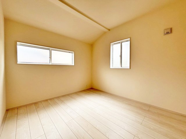 ブルーミングガーデン中山五月台1丁目新築一戸建て全2区画│3・4LDK+並列駐車2台可の洋室|-洋室約5.2帖(2F)-