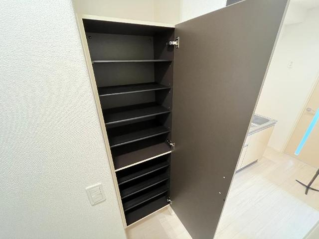 セラヴィ箱崎の収納|下駄箱（イメージ）