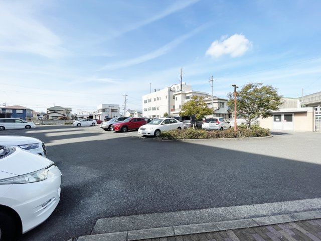 エスポワールの駐車場