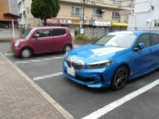 リブリ・SOLAREの駐車場