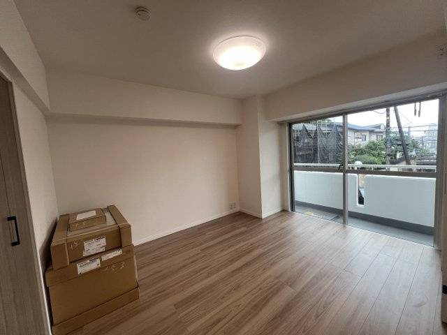 何もかもがちょうど良い物件とはこのコトか！？【シティフラッツ清水ヶ丘】リノベーションの居間・リビング|ゆったり過ごせるリビングです