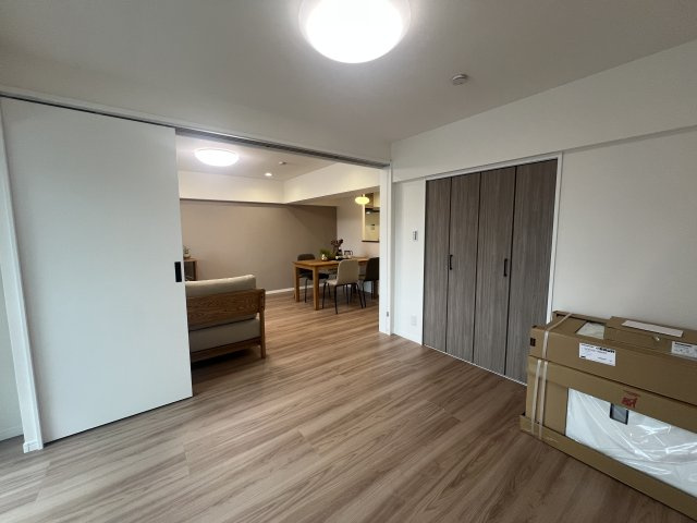 何もかもがちょうど良い物件とはこのコトか！？【シティフラッツ清水ヶ丘】リノベーションの洋室|洋室です