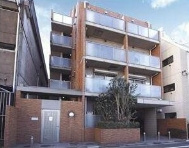 【外観】 | 鉄筋コンクリート造のがっちりとした建物。
