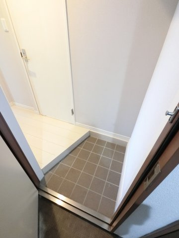 ガーデンコート稲毛の玄関