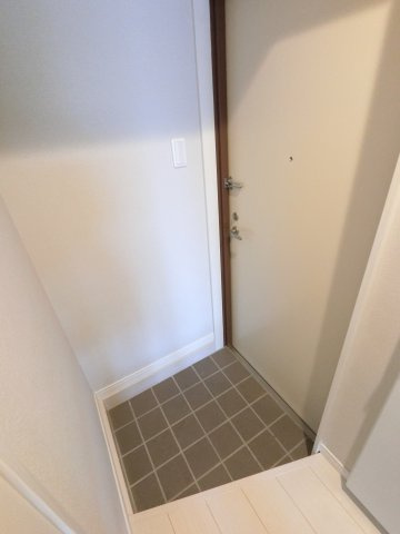 ガーデンコート稲毛の玄関