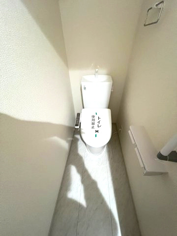 あきる野市五日市　新築戸建全4棟のトイレ|トイレには快適な温水洗浄便座付き