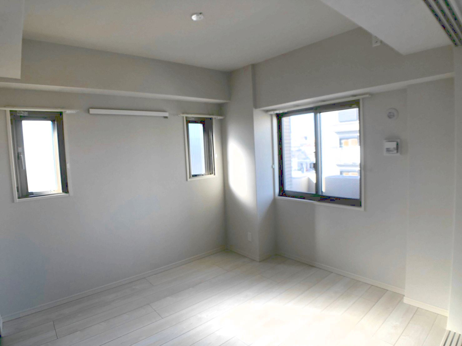 エムズアルテ上小阪の洋室