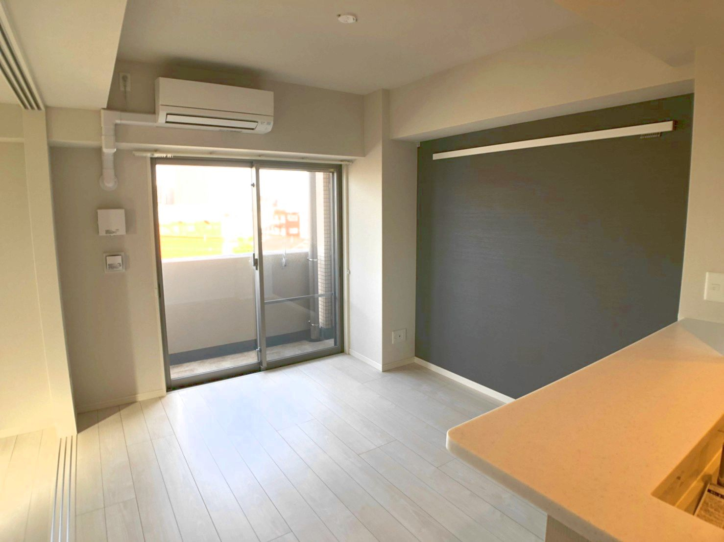 エムズアルテ上小阪の居間・リビング