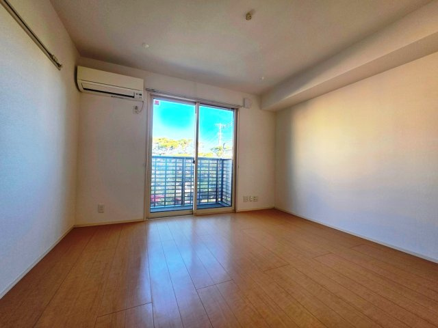 【寝室】 | 洋室