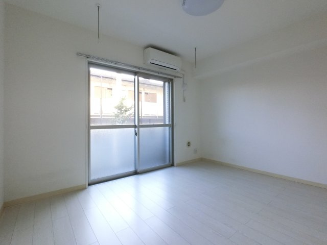 シャトー・ボニュールの洋室