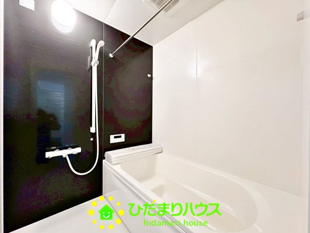 ワイウッドコート羽生市須影第１期　新築一戸建て　02の浴室|落ち着いた空間のお風呂です！