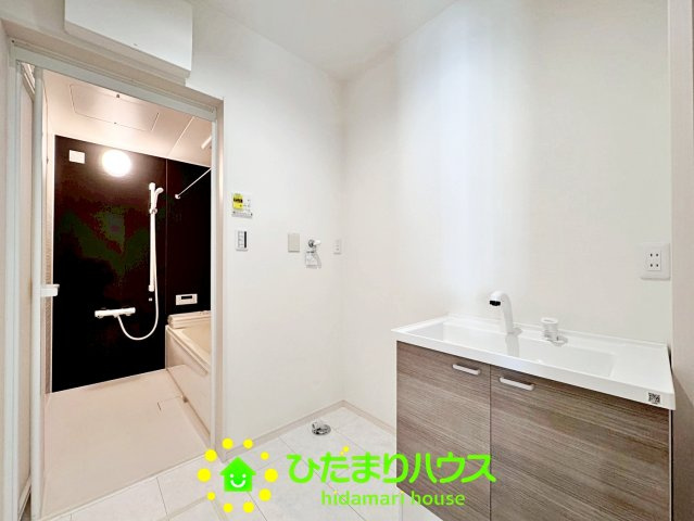 ワイウッドコート羽生市須影第１期　新築一戸建て　02の独立洗面台|独立洗面台です！