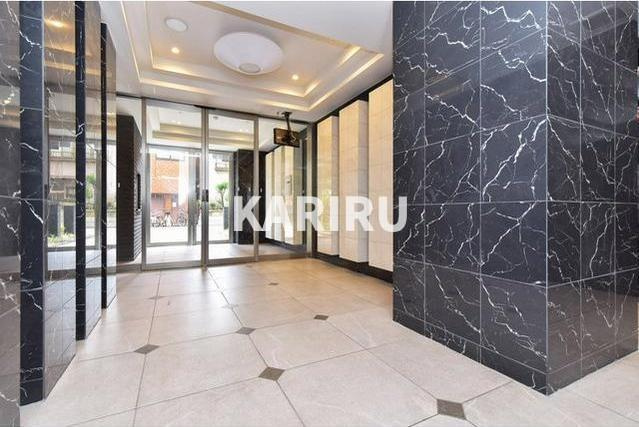 エスリード新大阪ヴェルデのロビー