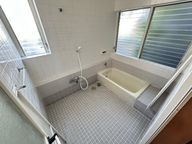 守谷市みずき野７丁目の一戸建ての浴室|追い焚き給湯あり