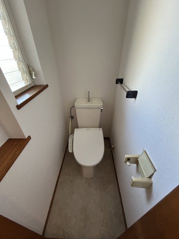 守谷市みずき野７丁目の一戸建てのトイレ|1F トイレ 温水洗浄暖房便座