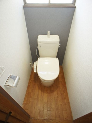 【トイレ】 | 鹿沼千渡戸建貸家 | 温水洗浄暖房便座機能付きです♪