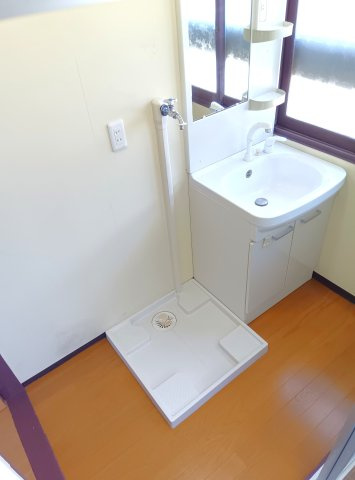 龍湖瀬借家の洗面所