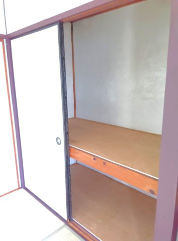 龍湖瀬借家の収納