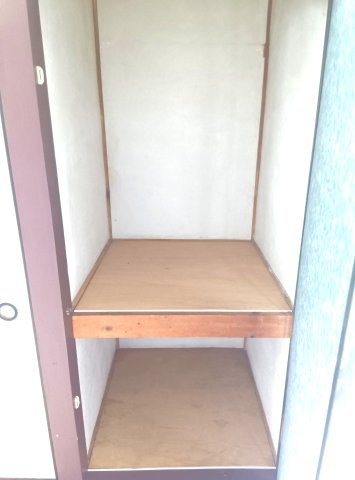 龍湖瀬借家の収納