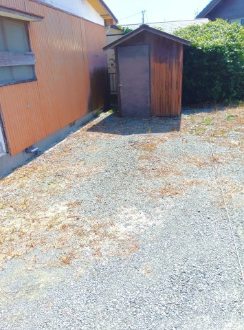 龍湖瀬借家の駐車場