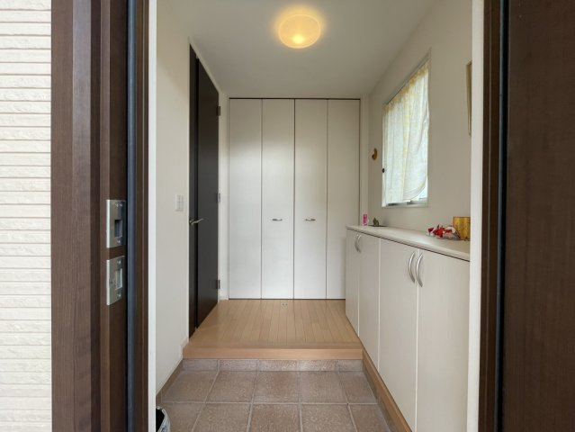 【玄関】 | 花野光ヶ丘1丁目　中古住宅