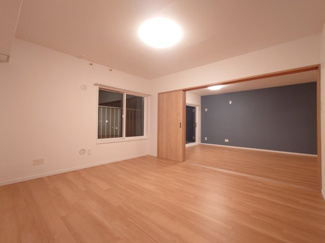 【洋室】 | 金沢シーサイドタウン並木２丁目６街区 | リビング横の洋室は引き戸で開放感があります。