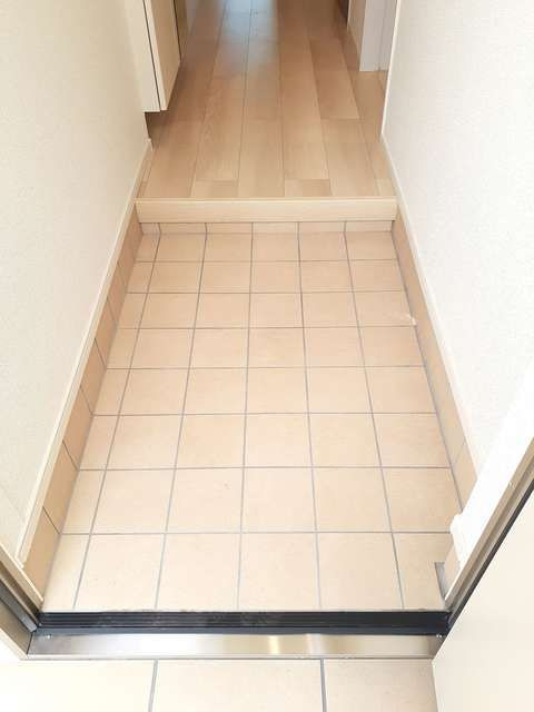 コンウィステリアの玄関