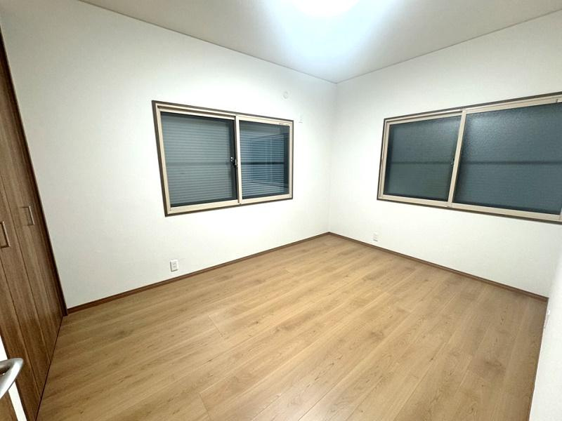 土佐市用石　中古戸建ての洋室