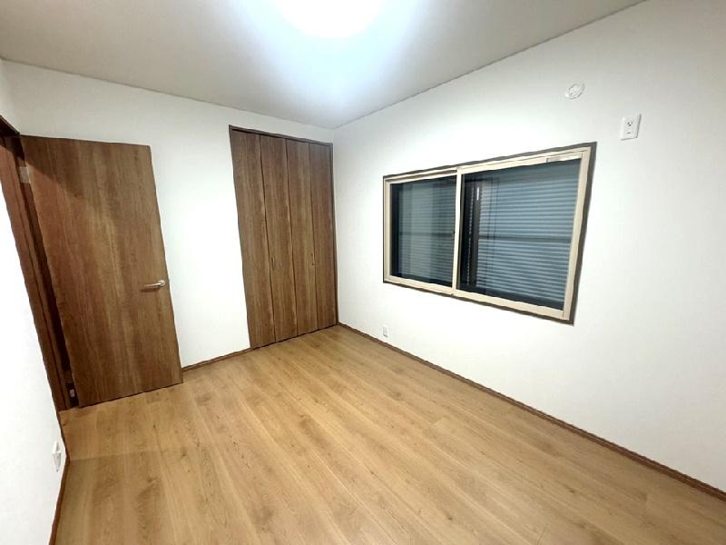 土佐市用石　中古戸建ての洋室