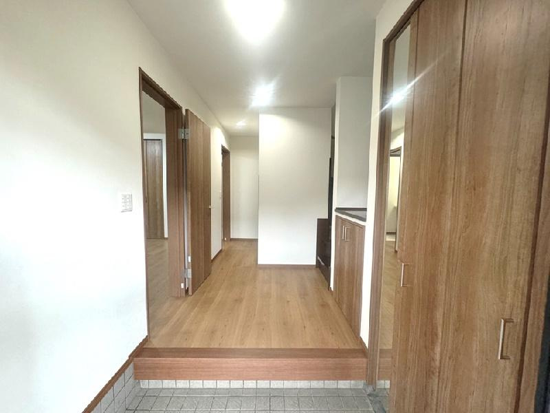 土佐市用石　中古戸建ての玄関