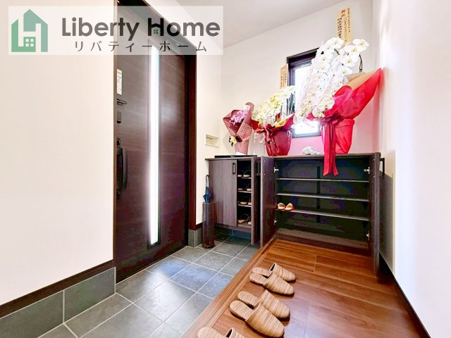 坂東市沓掛　新築戸建の玄関