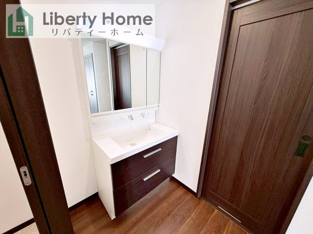 坂東市沓掛　新築戸建の独立洗面台