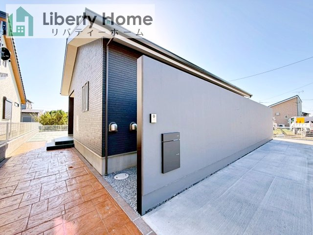 坂東市沓掛　新築戸建のエントランス