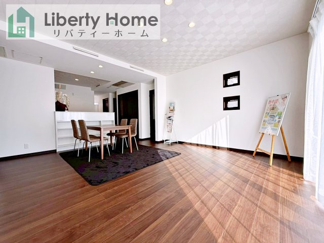 坂東市沓掛　新築戸建の居間・リビング