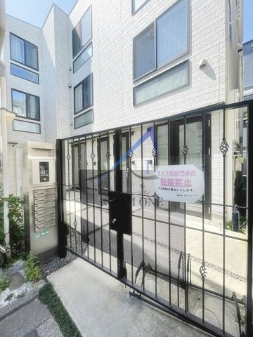 ライフ目黒のエントランス|エントランスです。