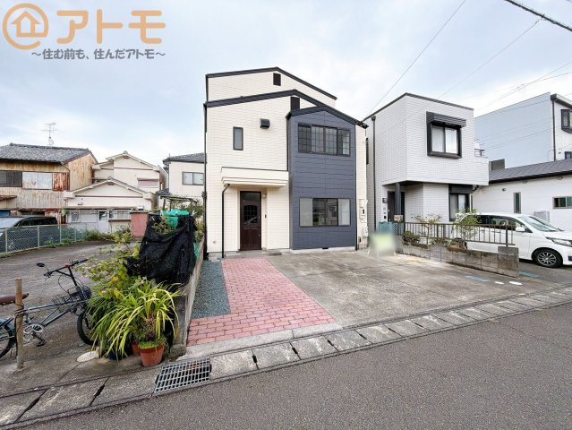 【駐車場】 | 焼津市本町3丁目　中古戸建 | 並列3台の駐車スペースです♪