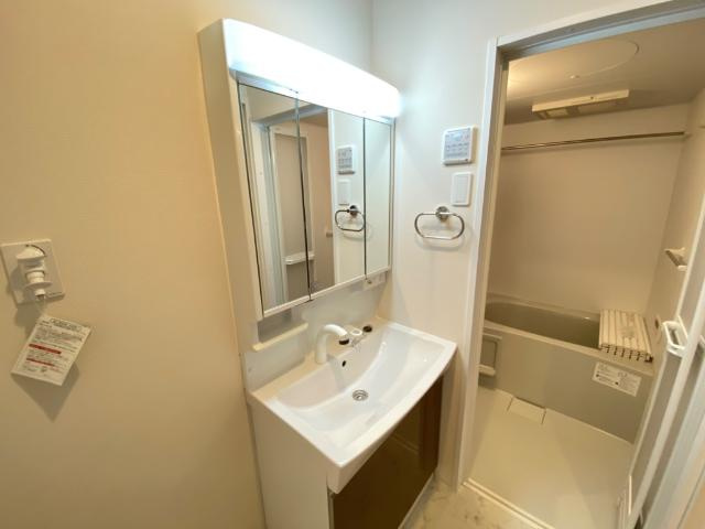 サンシャインヒルの独立洗面台|洗髪洗面化粧台