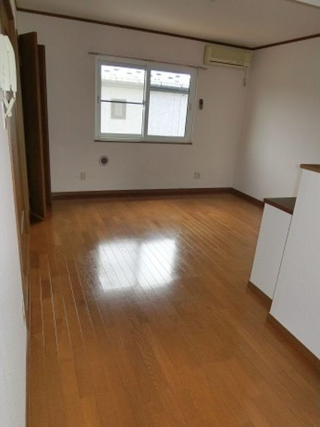 プラセール B棟の居間・リビング