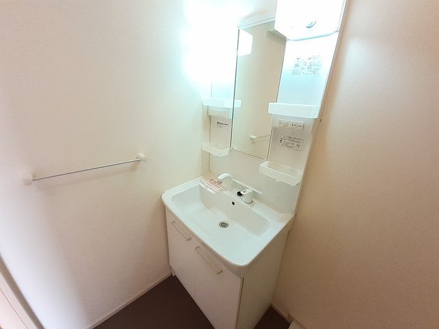 ヒルズ福津Ⅰの洗面所|コンパクトで使いやすい洗面所