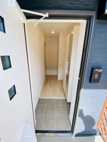 【玄関】 | ※類似物件のお写真です。