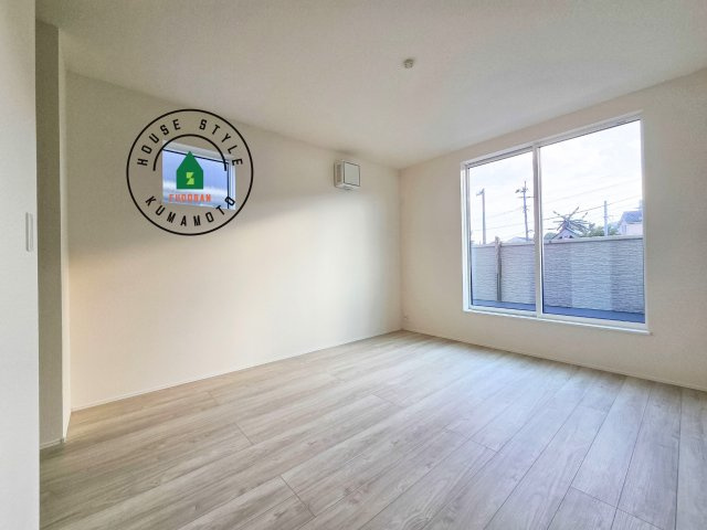 熊本市西区池田3丁目第1-２棟（1号棟）の寝室|主寝室には収納力に優れたクローゼットがありますので、お部屋もすっきり片付きます。