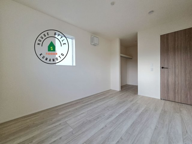 熊本市西区池田3丁目第1-２棟（1号棟）の洋室|採光良好な洋室は全居室、複層ガラスの遮熱効果と断熱効果で、一年中快適に過ごせます。