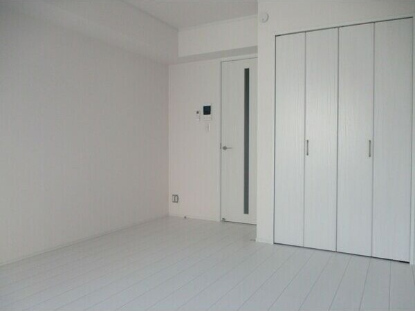 ソワサントセーズ下ノ橋の洋室